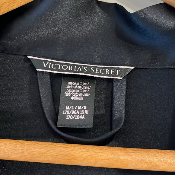 VICTORIA’S SECRET Short Black Silky Sexy Satin Wrap Robe Waist Tie V-Neck - Picture 5 of 8